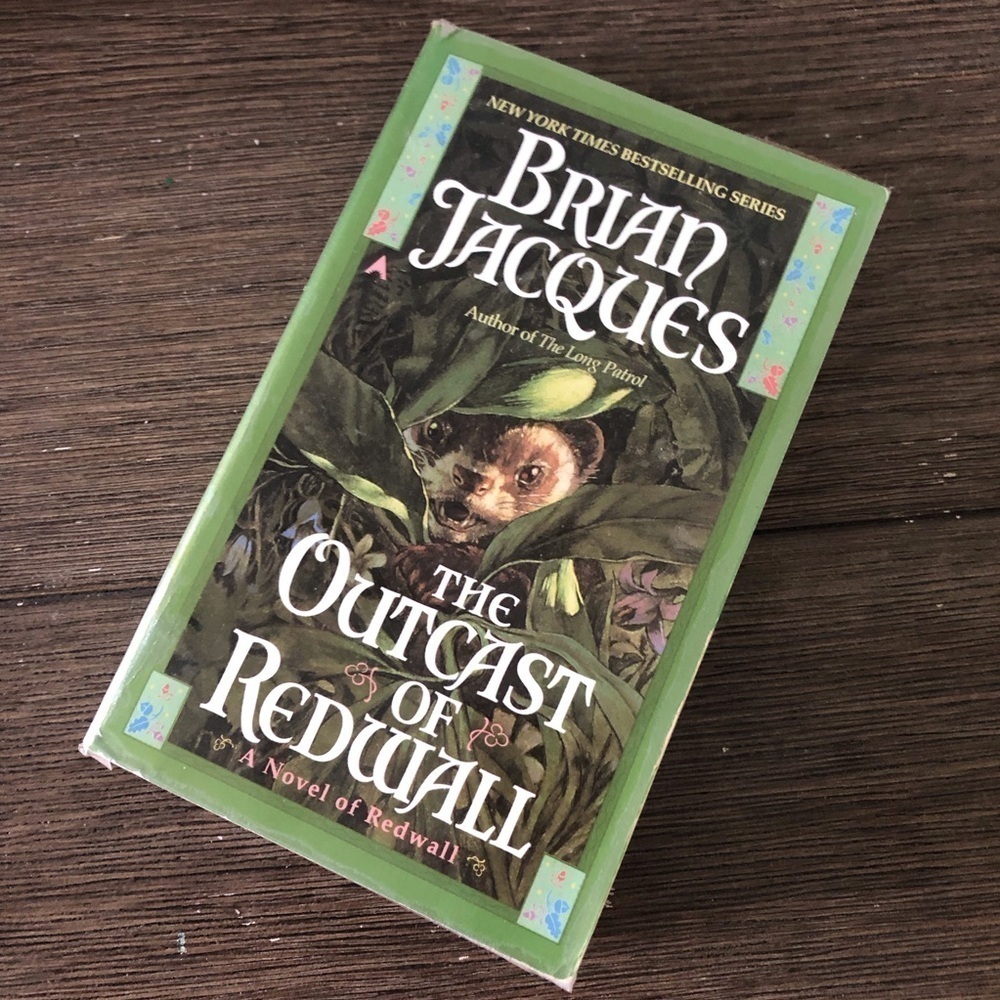The Outcast of Redwall (A Novel of Redwall) by: Brain Jacques paperback book